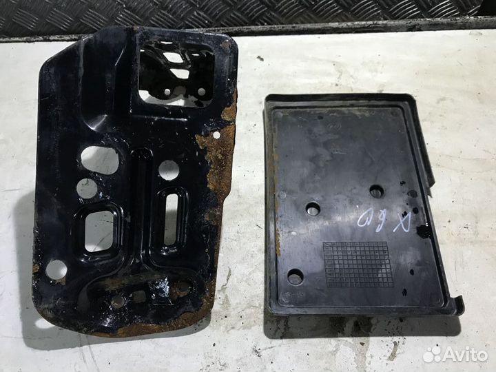 Крепление аккумулятора Lifan X60