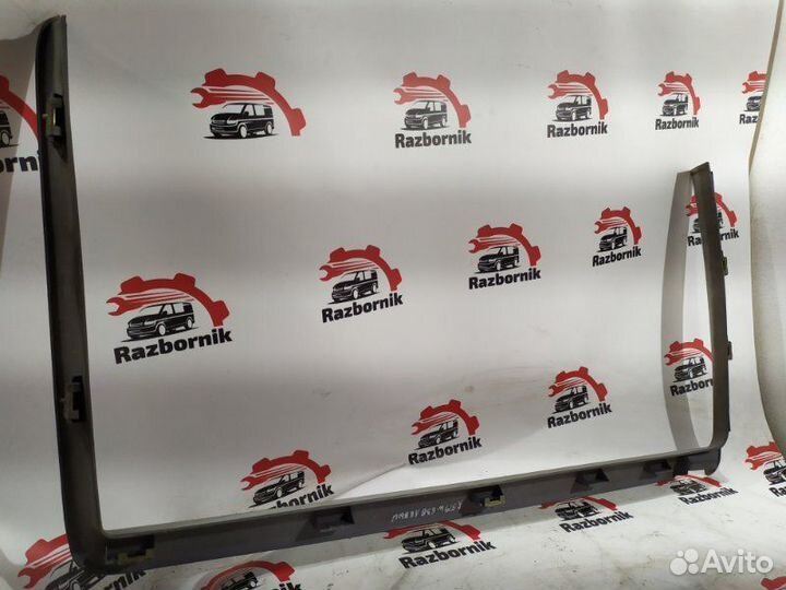 Обшивка боковой двери задняя левая Mercedes