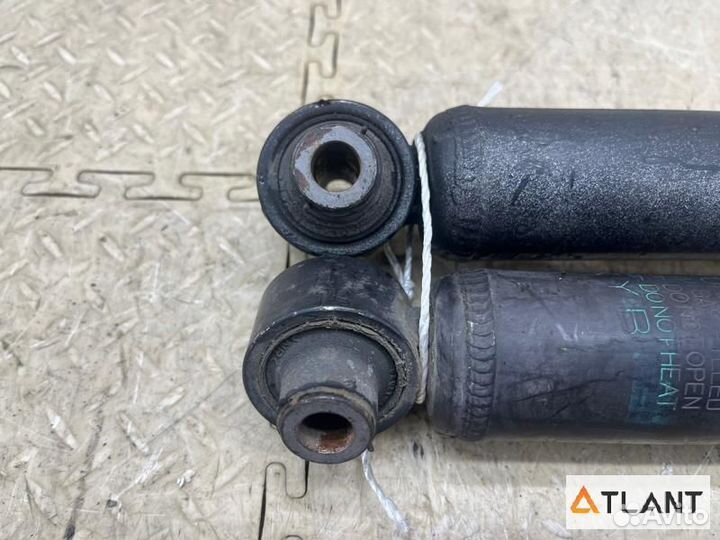 Амортизатор задний toyota prius