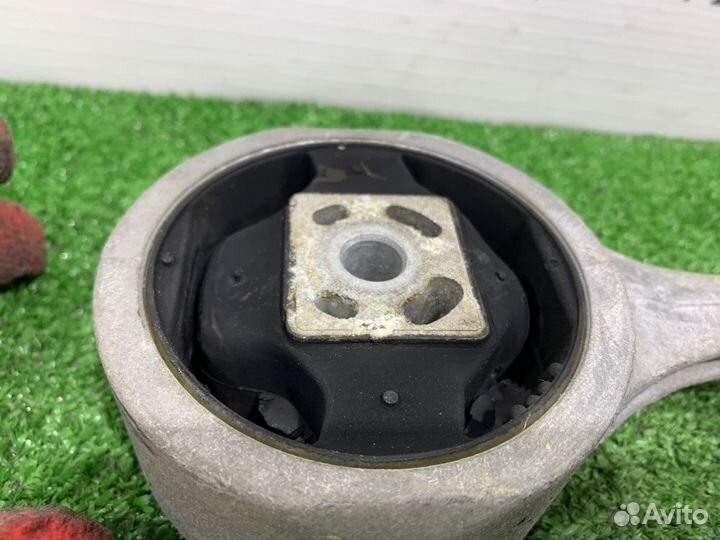 Опора двигателя Volkswagen Polo 6R cbzb 2011