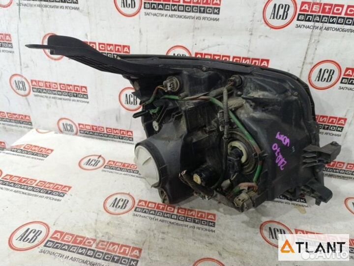 Фара левая toyota voxy