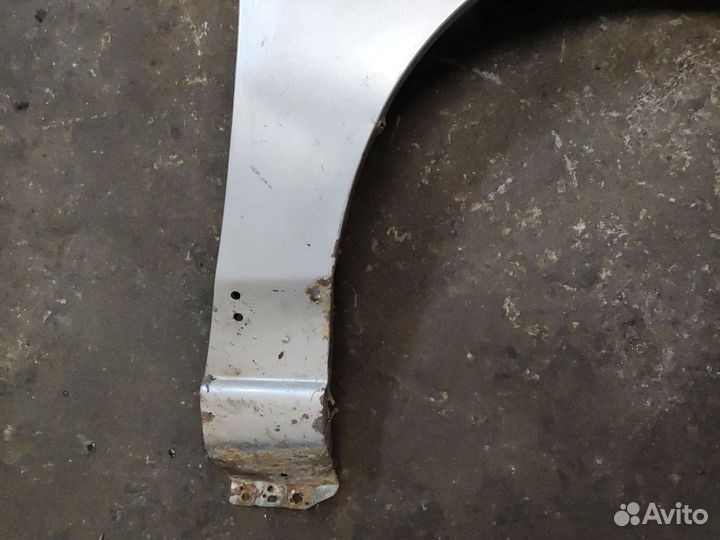 Крыло переднее правое suzuki liana