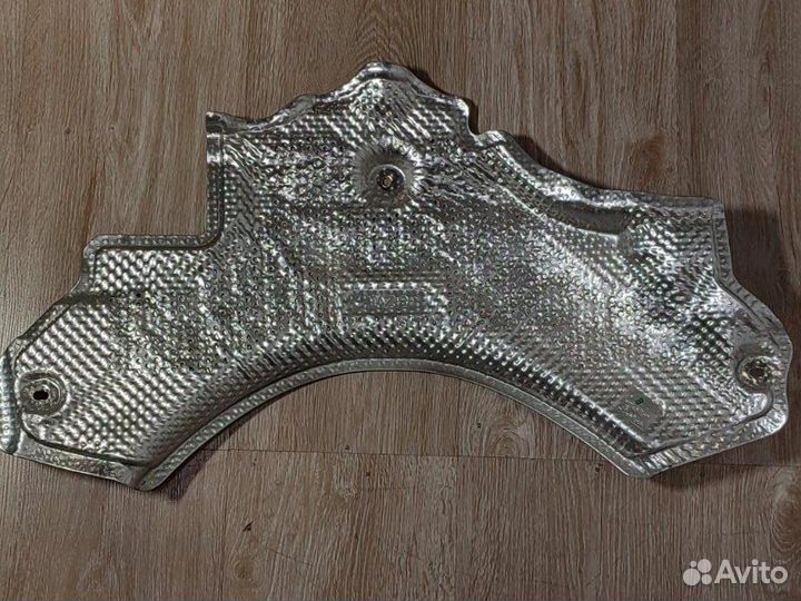 Тепловой экран Bmw 5 F10 N63B44 2011