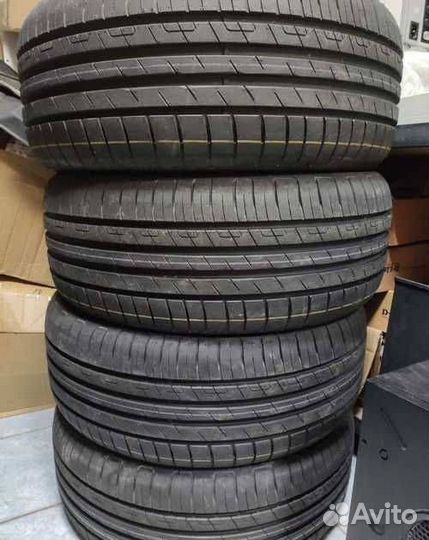 Goodyear EfficientGrip Performance 215/55 R17