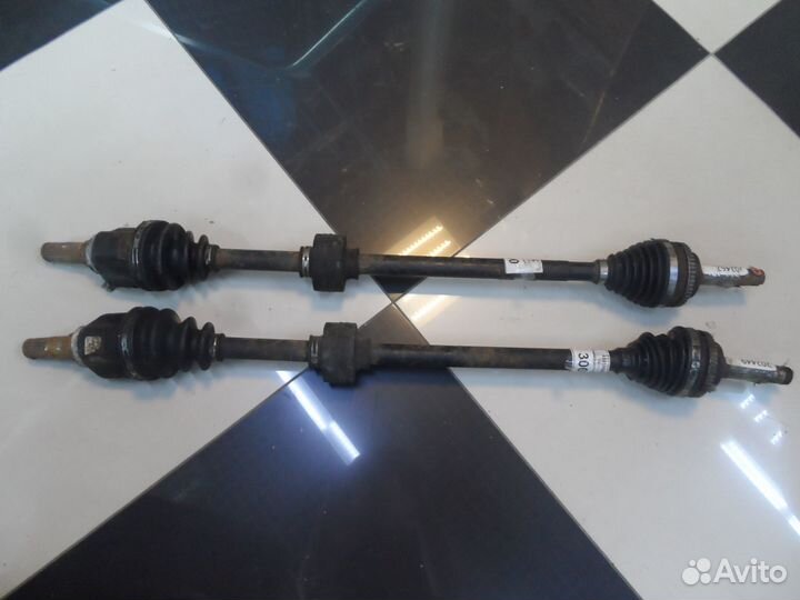 Привод правый передний в сборе Toyota