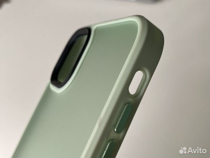 Чехол на iPhone 11 прозрачно-зеленый
