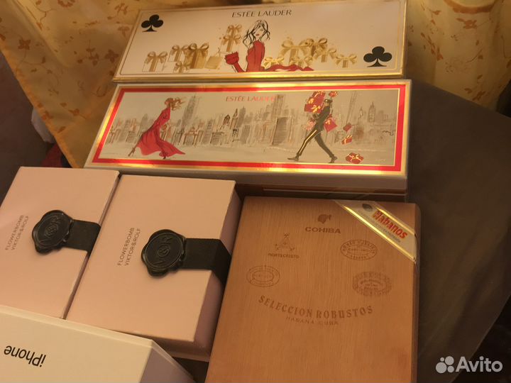 Коробка подарочная