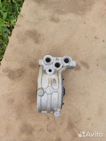 Подушка двигателя mitsubishi carisma