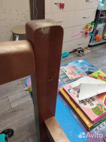 Детская кроватка с маятником