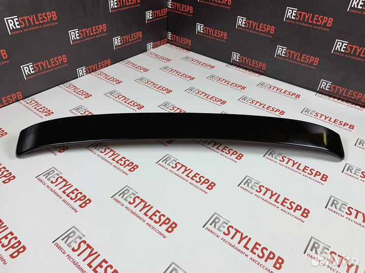 Спойлер на заднее стекло Toyota Camry 70