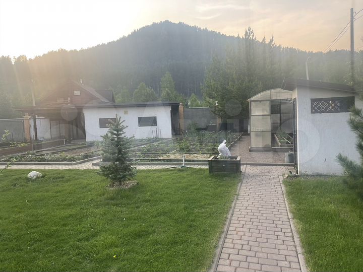 Коттедж 360 м² на участке 25 сот.