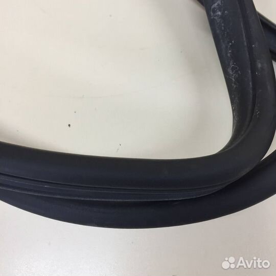 Уплотнитель проема двери передней левой Hyundai So