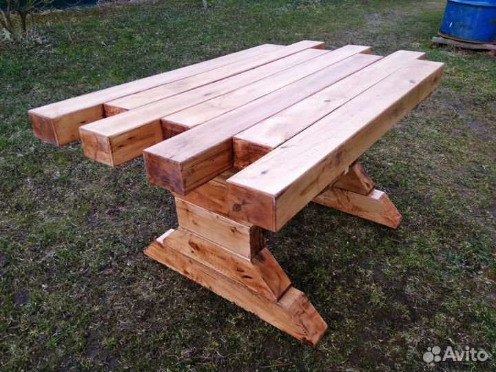 Деревянный стол. Ручная работа