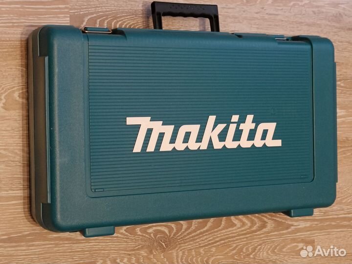 Аккумуляторный перфоратор Makita LXT DHR202RF