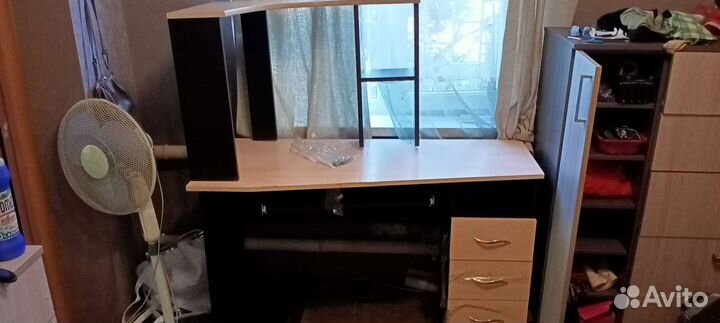 Компьютерный стол