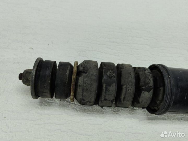 Амортизатор подвески задний Renault Duster 2010