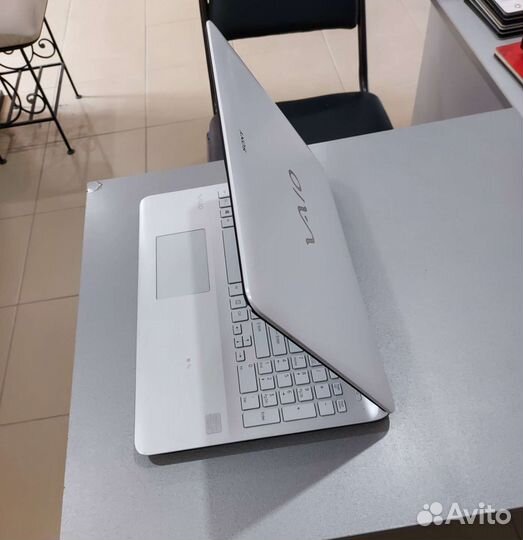 Ноутбук Sony vaio i5