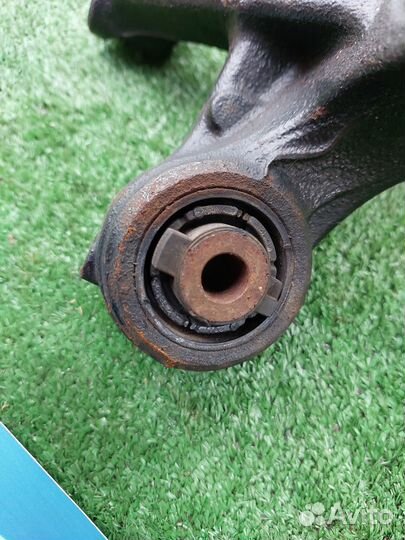 Кулак поворотный задний правый Mazda CX5 KE 4WD