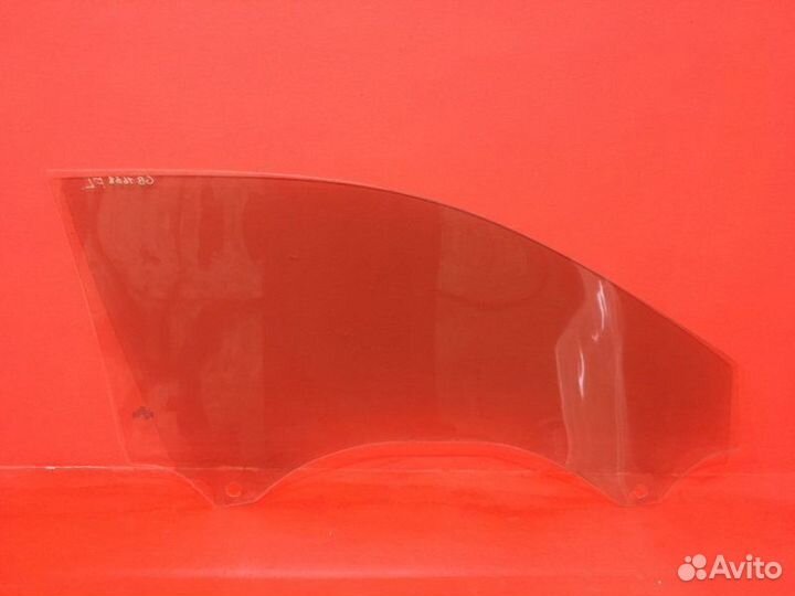 Стекло двери переднее левое Audi A3 8P BGU 1.6