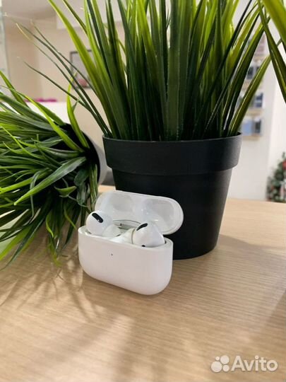 Apple AirPods Pro - White