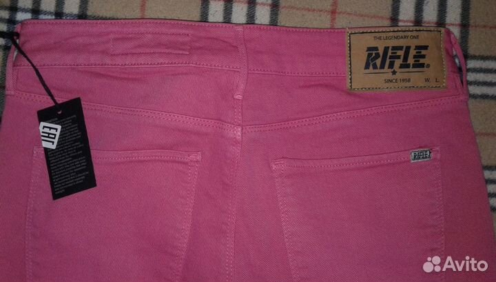 Женская кофта и джинсы