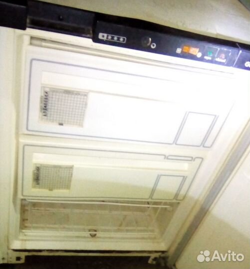 Невысокая морозильная камера-Гиочел