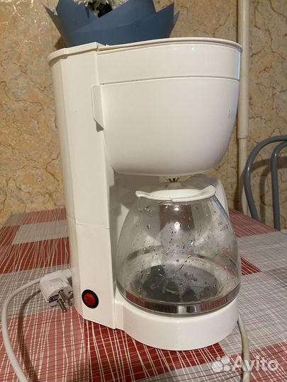 Кофеварка капельная, кофе в подарок