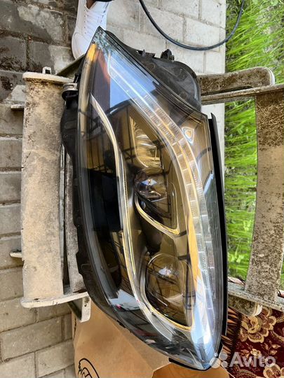 Фара правая w222