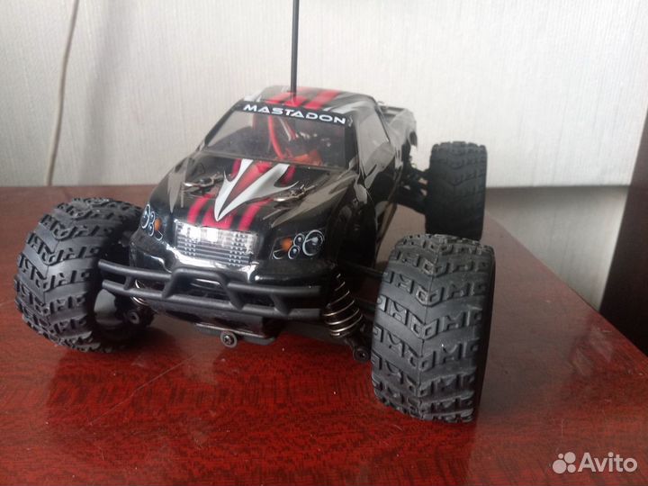 Радиоуправляемый монстр Himoto Mastadon 4WD