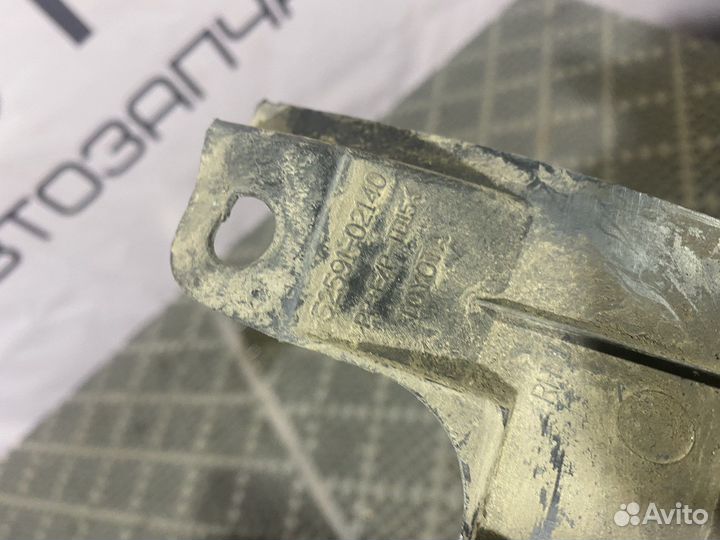 Подкрылок заднего бампера правый Toyota Auris E150