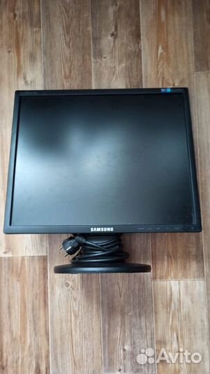 Монитор Samsung