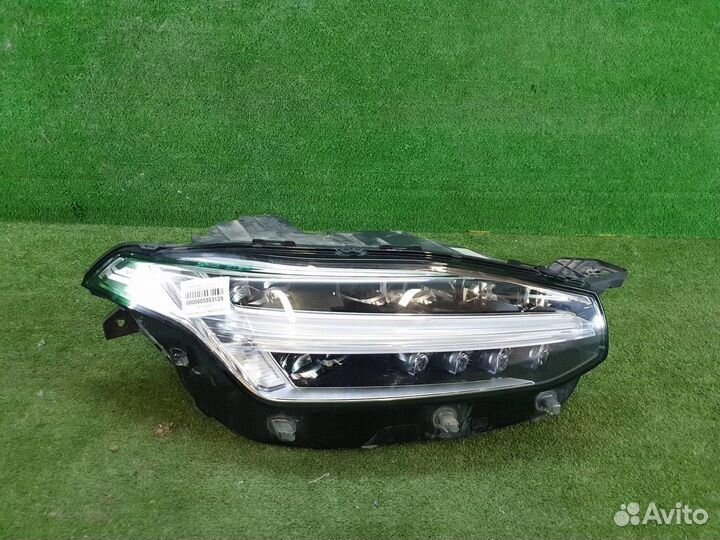 Фара правая Volvo XC90