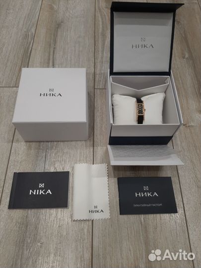 Золотые часы Ника
