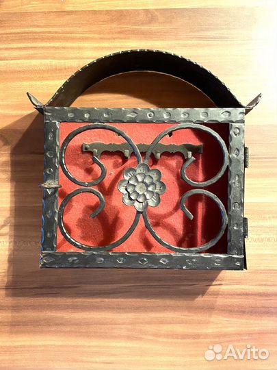 Ключница металл кованая настенная Германия