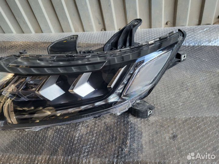 Mitsubishi outlander 3 фара левая