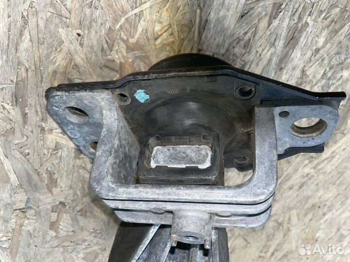 Опора двигателя Renault Scenic 2 1.5DCI