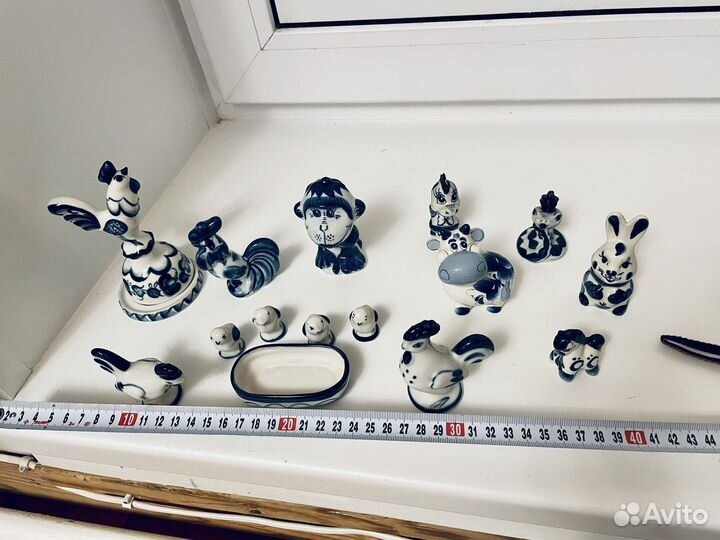 Коллекция фигурок гжели