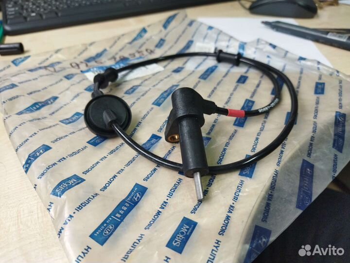 Датчик ABS задний правый hyundai accent (2000)