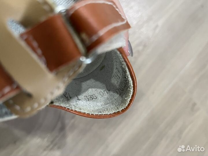 Сандали новые