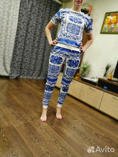 Продам новый костюм