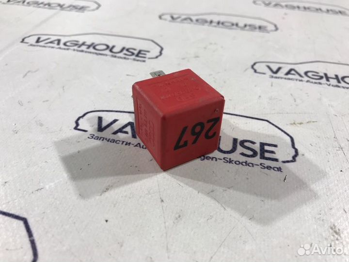 Реле кондиционера Audi S8 D2 4D 4.2 2000