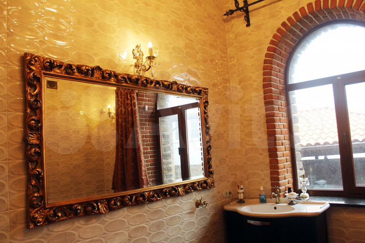 Дом 213 м² на участке 5 сот.