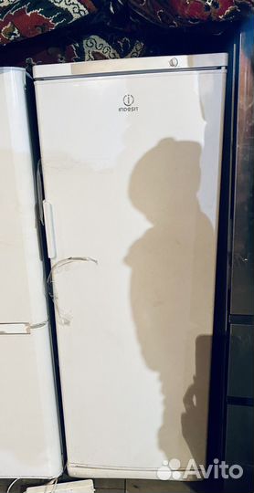 Продам морозильную камеру indesit
