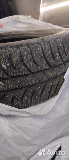 Bridgestone Ice Cruiser 7000S 205/50 R17