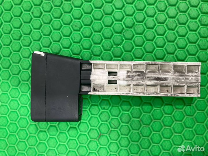 Рычаг стояночного тормоза Volkswagen Touareg 7L6