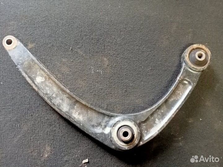 Рычаг подвески передний левый Peugeot 308 2010