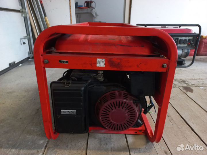 Бензиновый генератор