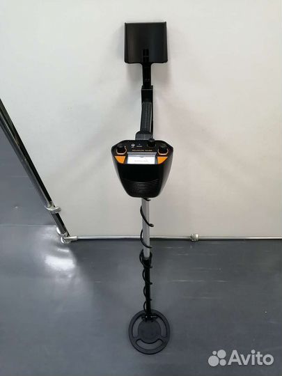 Металлоискатель новый