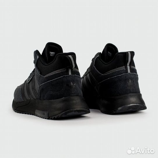 Кроссовки Adidas Retropy F2 Mid Black with Fur: Динамика в каждом шаге