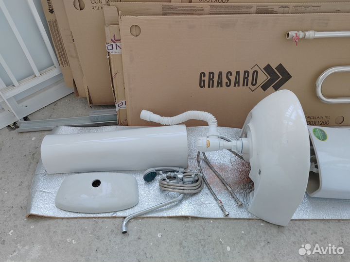 Раковина тюльпан со смесителем